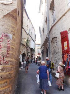 échoppes rue four de la ville