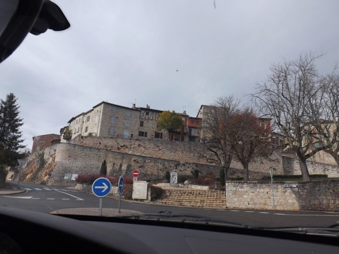 L'arrivée sur Castelnau de Montmiral