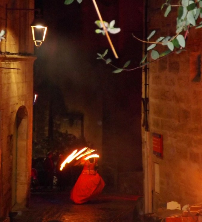 dame de coeur et batons de feu noel au pays des merveilles pezeans 2015