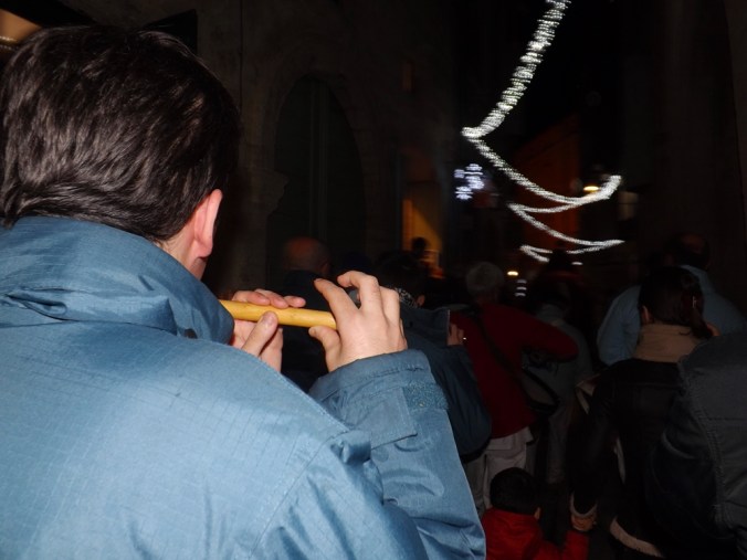 joueur de fifre a la suite du poulain nadal pezenas