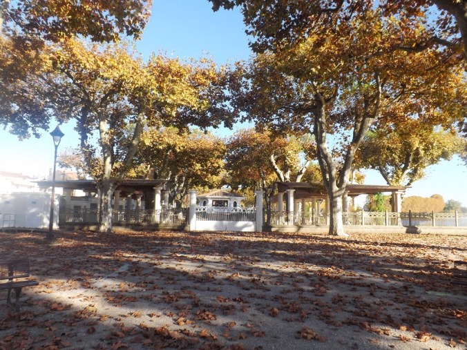 kiosque vu de loin uvarium de moissac