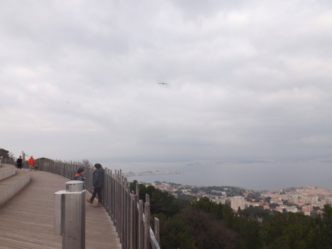 la vue a gauche de la ville de sete depuis le belvedere