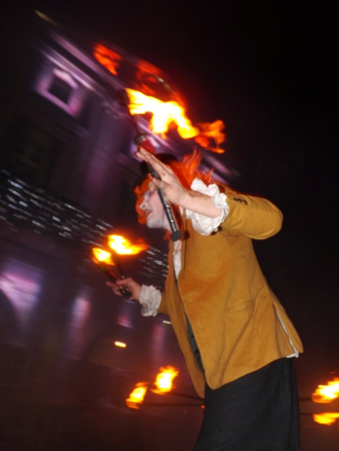 le chapelier et les batons defeu pezenas noel