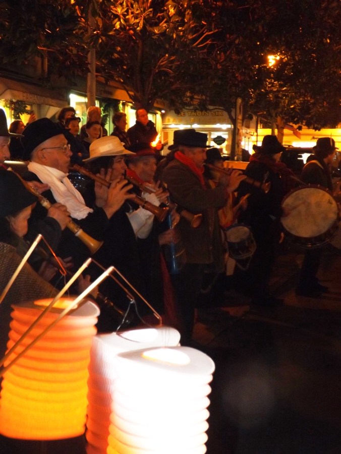 les musiciens lors de la pegoulade pzenas decembre 2015