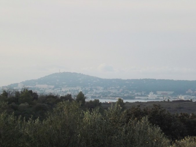 Sete vu depuis le cote de l'etang de thau