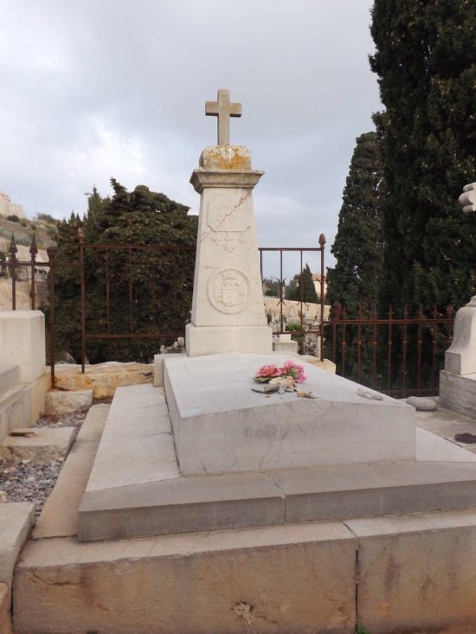 tombe de Paul Valéry cimetiere marin de sete