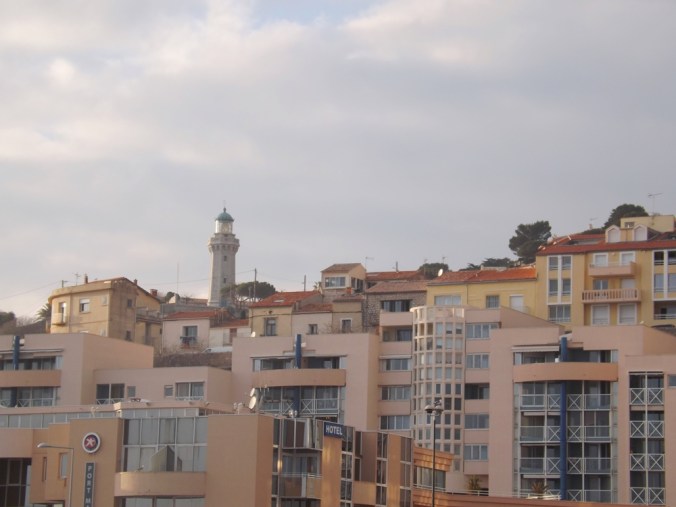 vue sur phare mont st clair sete depuis le mole st louis