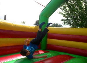 franck dans la structure gonflable de teraventure