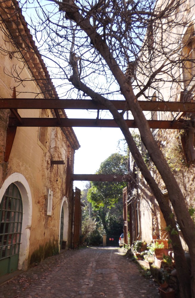 portail sortie route de bedarieux villeneuvette