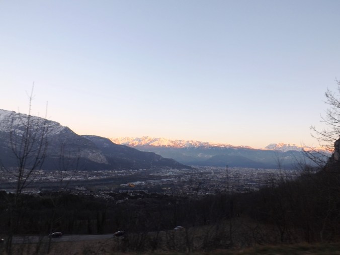 soleil couchant sur les montagnes au dessus de Grenoble