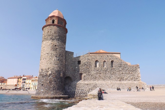 eglise notre dame des anges de collioure et la plage st vincent