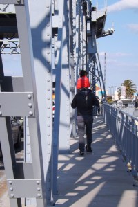 fred et matthieu sur le pont mobile