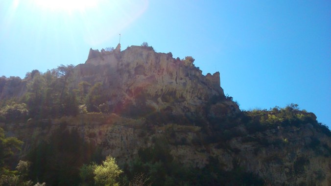les ruines du chateau de Fontaine de Vaucluse