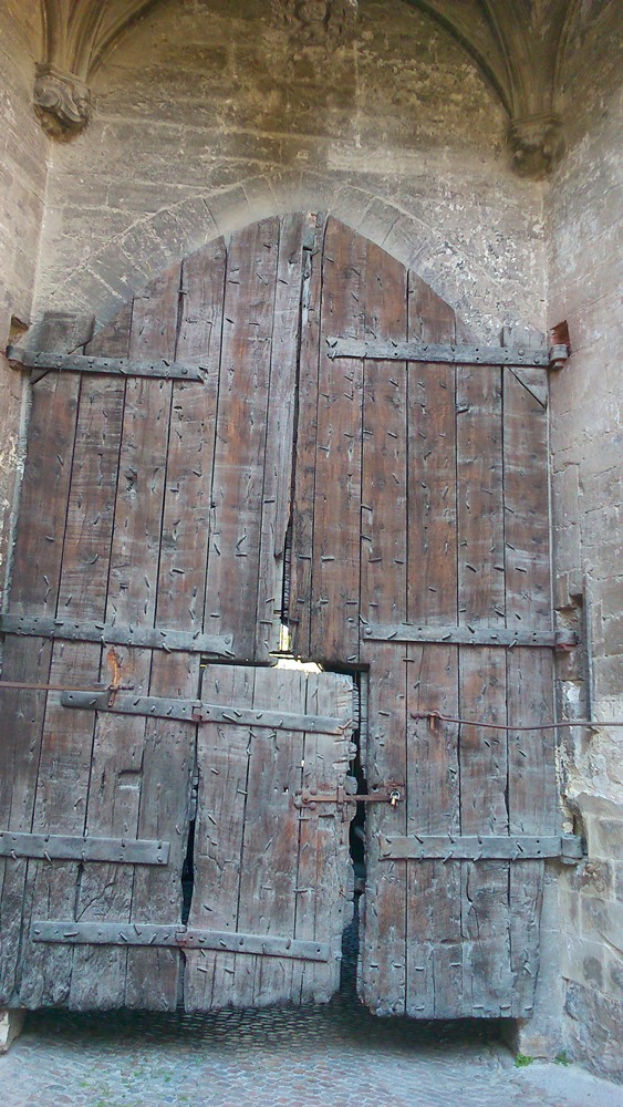 porte en bois palais des papes avignon