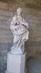 statue chapelle st benezet pont d'avignon