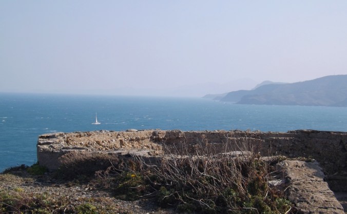 vue sur la cote vermeille vers l'espagne depuis le cap bear