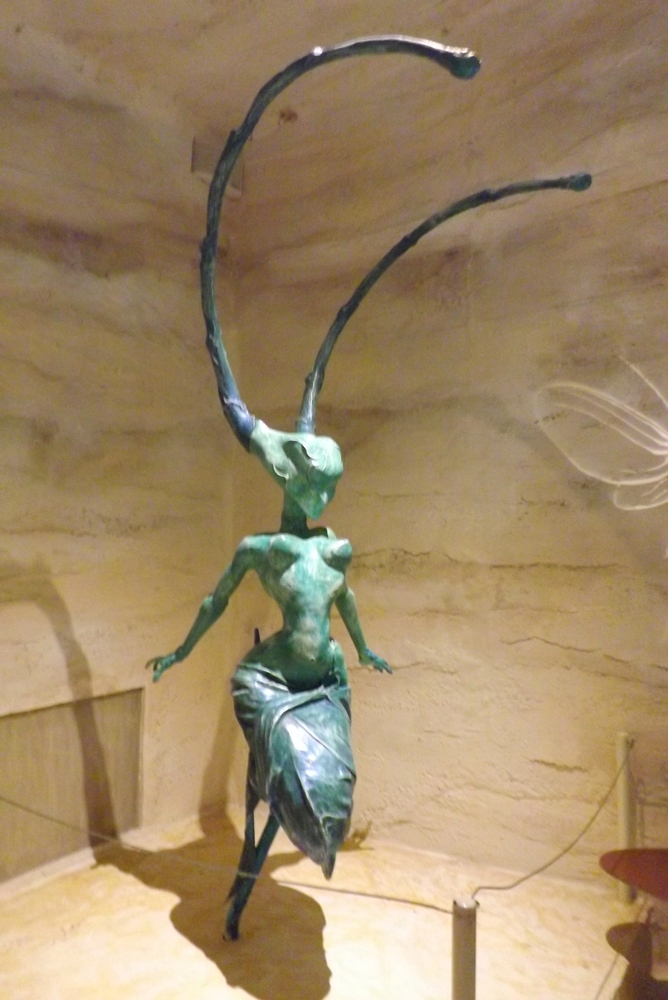 sculpture insecte micropolis