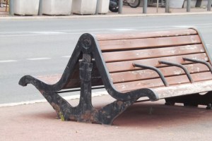 banc sur le vieux port de marseille