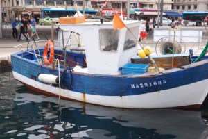 barque de peche vieux port marseille