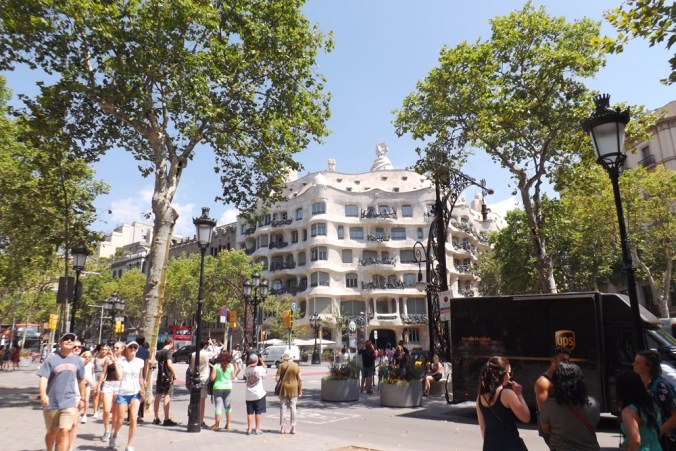 casa mila passeig de gracia