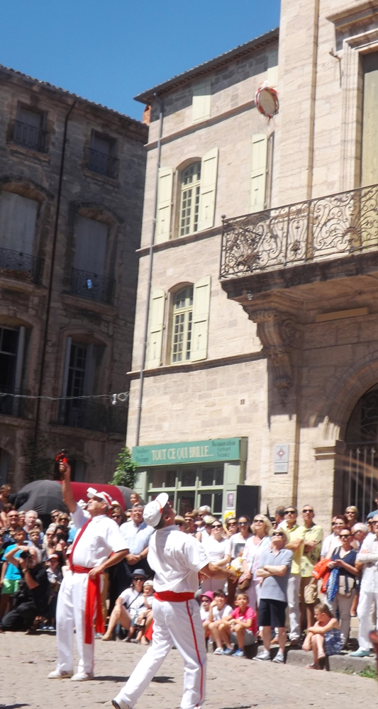 lancer du tambourin par le chevalet de pezenas