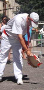 musicien danseur chevalet de pezenas