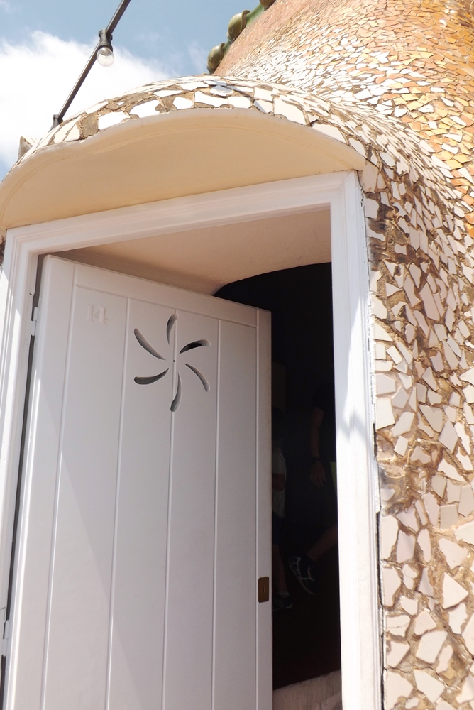 porte piece sur le toit casa batllo