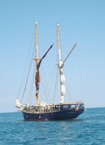 voilier vu depuis bateau sete