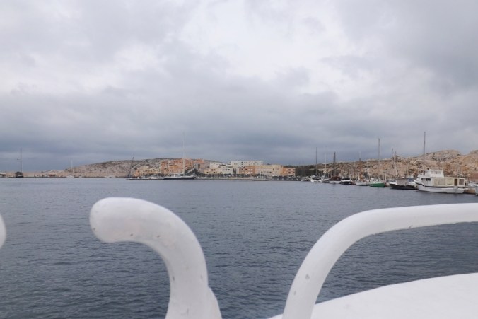 approche-port-de-plaisance-iles-du-frioul-marseille