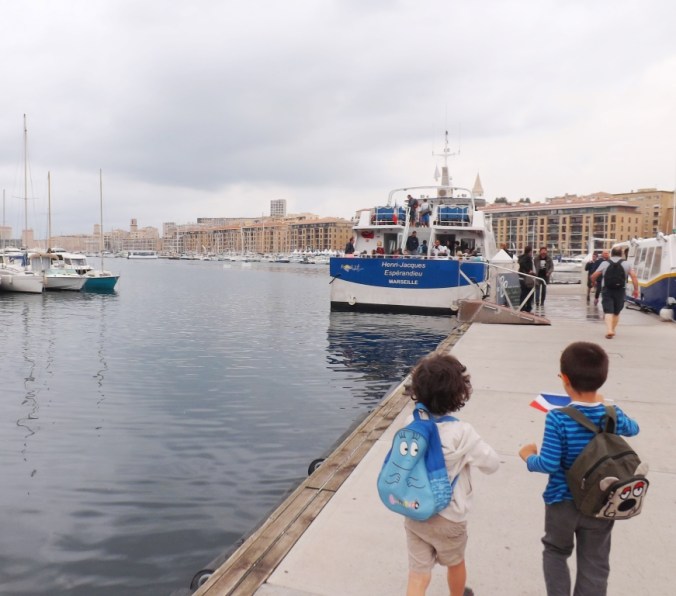 avant-embarquement-bateau-vieux-port-marseille