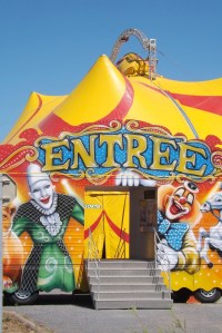 entree-du-cirque