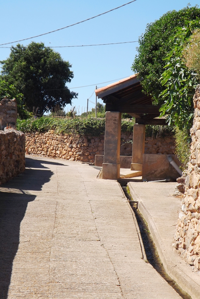 lavoir-et-rigoles-dirrigation-de-vailhan