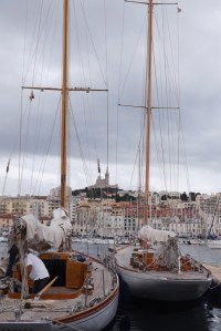 voiliers-et-notre-dame-en-fond