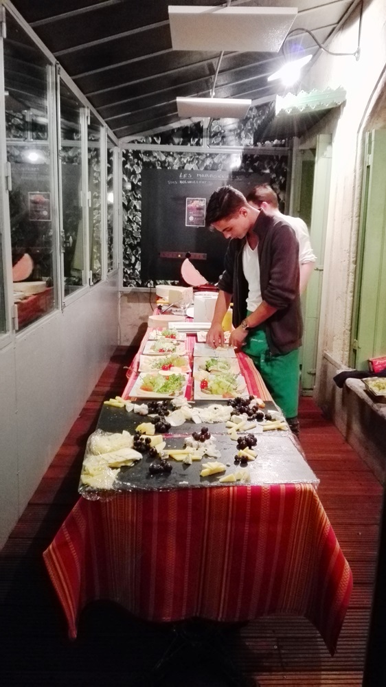 preparation des assiettes de fromages les marronniers