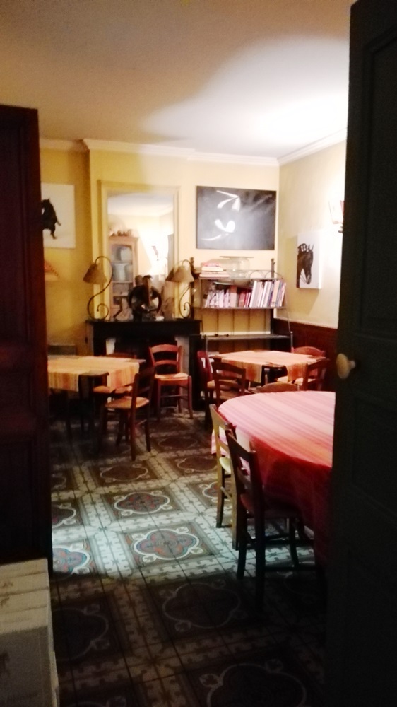 salle a manger les marronniers pezenas